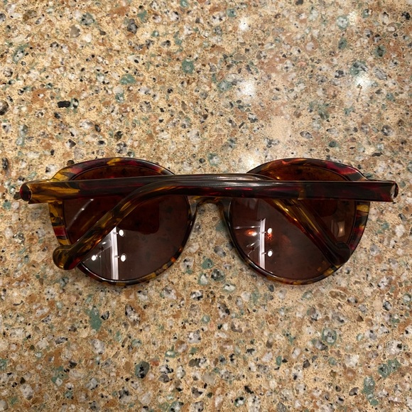 Louis Vuitton Women’s Tortoise Shell Sunglasses - Picture 3 of 6